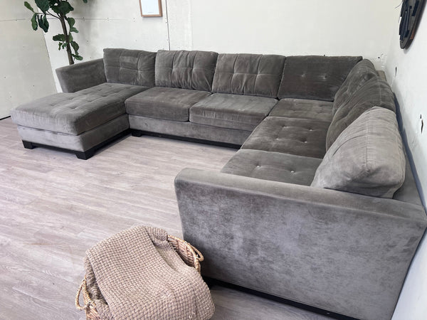 FREE DELIVERY! 🚚 Macy’s Charcoal Gray Microfiber Tufted U Sectional Couch with Chaise