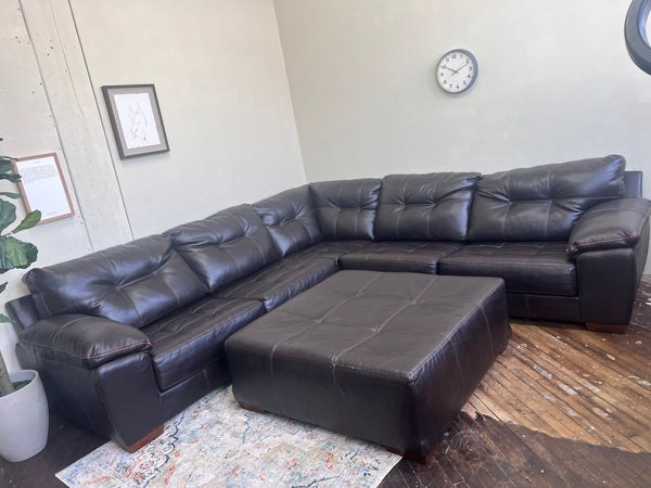 FREE DELIVERY! 🚚- Bernie & Phyl’s Genuine Leather Brown Sectional Couch with Oversized Ottoman Set Cozy Couple