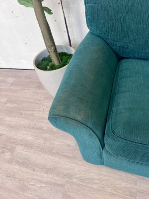 FREE DELIVERY! 🚚 - Sealy Green Sectional Couch