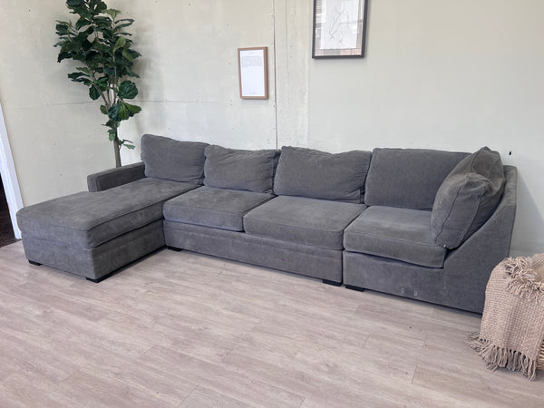 FREE DELIVERY! 🚚 - Gray Modern Microfiber Sectional Couch with Chaise