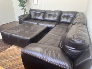 FREE DELIVERY! 🚚- Bernie & Phyl’s Genuine Leather Brown Sectional Couch with Oversized Ottoman Set Cozy Couple