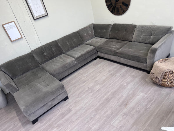 FREE DELIVERY! 🚚 Macy’s Charcoal Gray Microfiber Tufted U Sectional Couch with Chaise