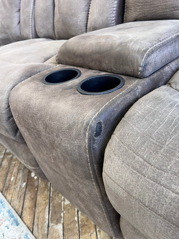 FREE DELIVERY! 🚚 - Jordan’s Furniture Tufted Brown Reclining Rearrangeable Sectional Couch