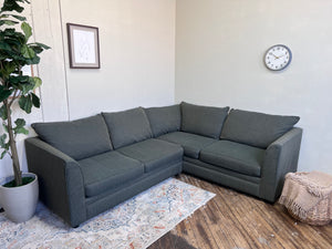 FREE DELIVERY! 🚚 - Green Sealy Sectional Couch