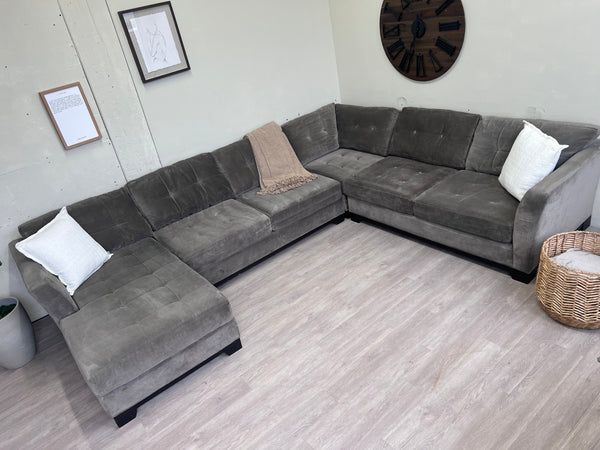 FREE DELIVERY! 🚚 Macy’s Charcoal Gray Microfiber Tufted U Sectional Couch with Chaise