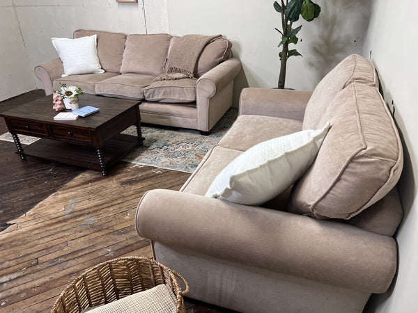 FREE DELIVERY! 🚚 - Bob’s Beige Microfiber 3 Seater Couch & Loveseat Set