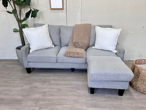 FREE DELIVERY! 🚚 - Light Gray Modern Sectional Couch with Reversible Chaise