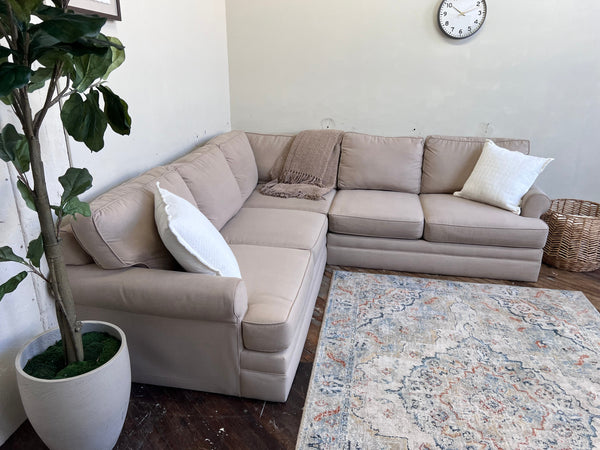 FREE DELIVERY! 🚚 - Beige Modern Sectional Couch Cozy Couple