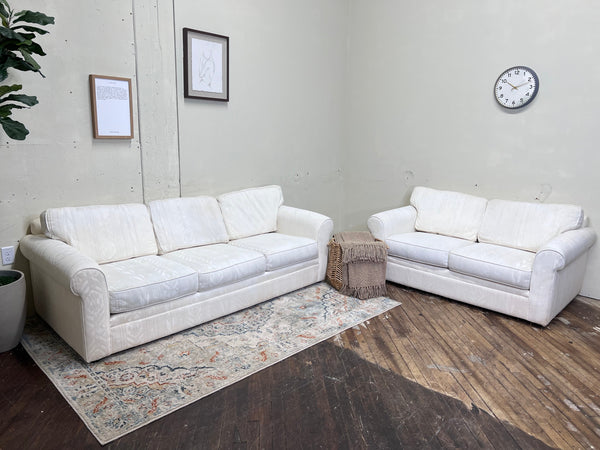 FREE DELIVERY! 🚚 - White Vintage Design 3 Seater Couch & Loveseat Set Cozy Couple