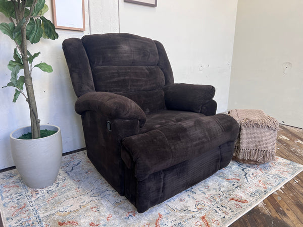 FREE DELIVERY! 🚚 - Dark Brown Recliner Chair