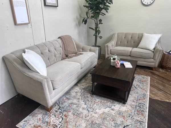 FREE DELIVERY! 🚚 - Jordan’s Flexsteel Beige Tufted Studded Couch & Loveseat Set
