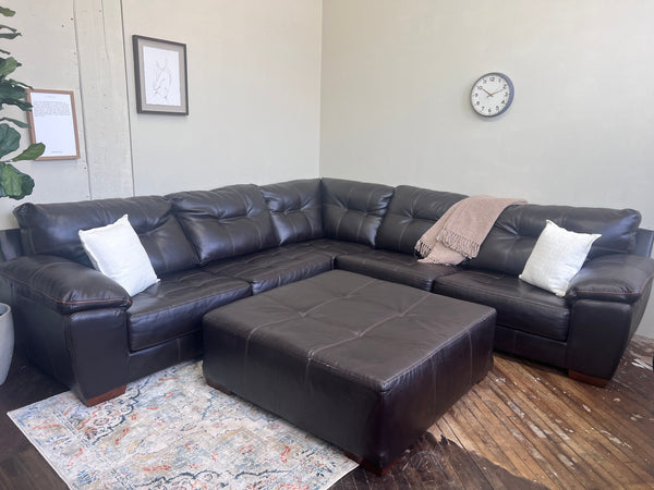 FREE DELIVERY! 🚚- Bernie & Phyl’s Genuine Leather Brown Sectional Couch with Oversized Ottoman Set Cozy Couple