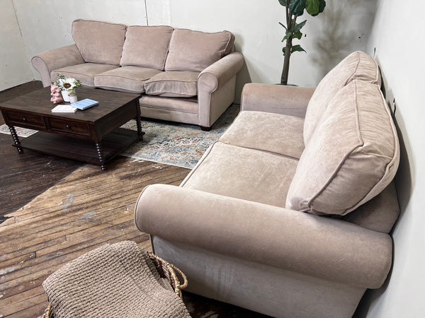 FREE DELIVERY! 🚚 - Bob’s Beige Microfiber 3 Seater Couch & Loveseat Set