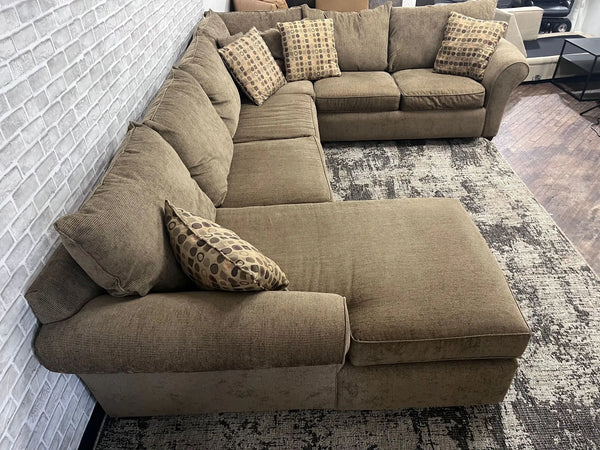 FREE DELIVERY! 🚚 - Jordan’s Brown Sectional Couch
