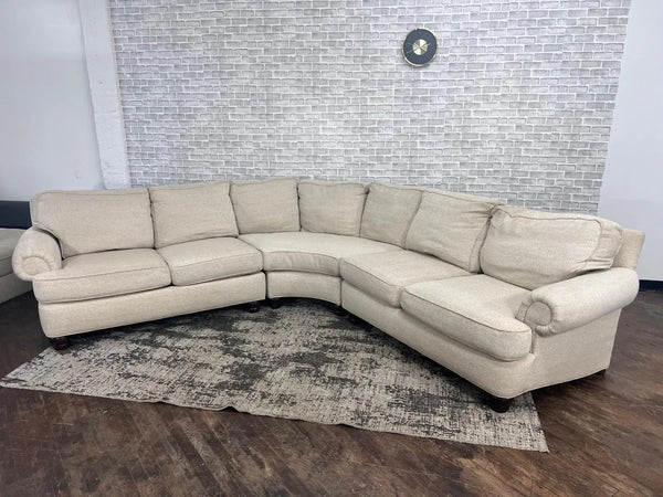 FREE DELIVERY! 🚚 - Jordan’s Furniture Cream Theatre Sectional Couch Cozy Couple