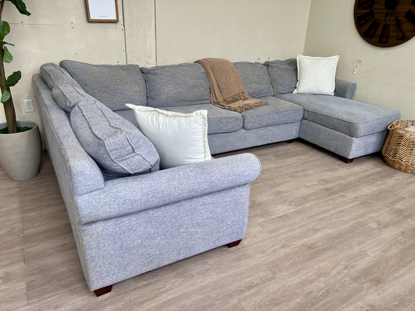 FREE DELIVERY! 🚚 - Light Gray Modern U Sectional Couch with Chaise Cozy Couple