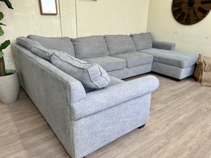 FREE DELIVERY! 🚚 - Light Gray Modern U Sectional Couch with Chaise Cozy Couple