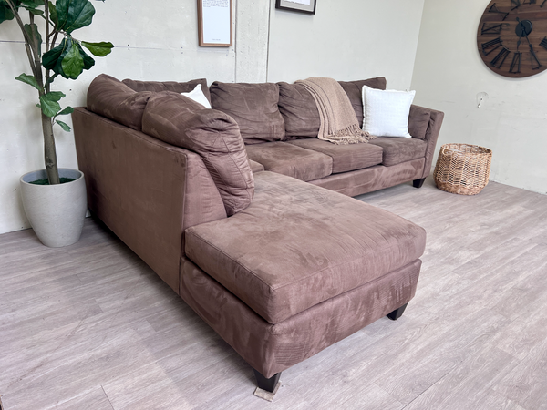 FREE DELIVERY! 🚚 - Jordan’s Furniture Brown Microfiber Sectional Couch with Chaise