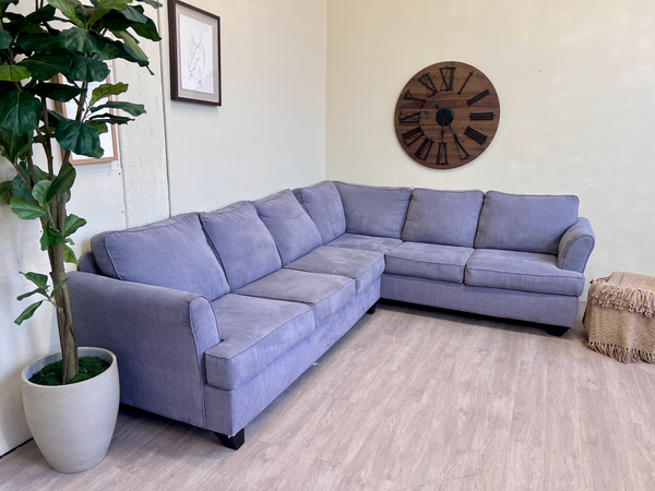 FREE DELIVERY! 🚚 - Gray Modern Microfiber Sectional Couch