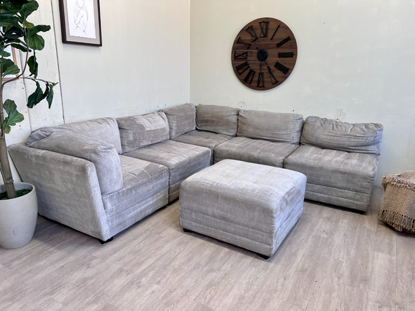 FREE DELIVERY! 🚚 - Thomasville Gray Modular Tufted Rearrangeable Sectional Couch with Ottoman Set