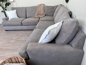 FREE DELIVERY! 🚚 - Broyhill Gray Deep -Seated Modern Sectional Couch