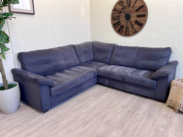 FREE DELIVERY! 🚚 - Blueish Gray Modern Tufted Sectional Couch