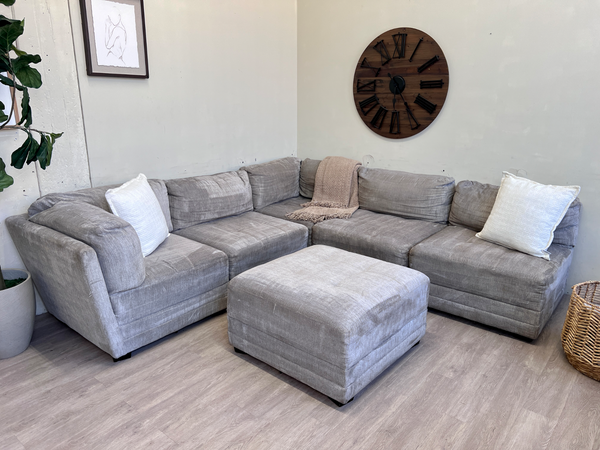 FREE DELIVERY! 🚚 - Thomasville Gray Modular Tufted Rearrangeable Sectional Couch with Ottoman Set