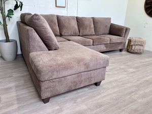 FREE DELIVERY! 🚚 - Bernie & Phyl’s Modern Sectional Couch with Chaise