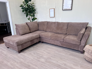 FREE DELIVERY! 🚚 - Bernie & Phyl’s Modern Sectional Couch with Chaise