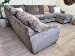 FREE DELIVERY! 🚚 - Bernie & Phyl’s Gray Modern U Sectional Couch with Chaise
