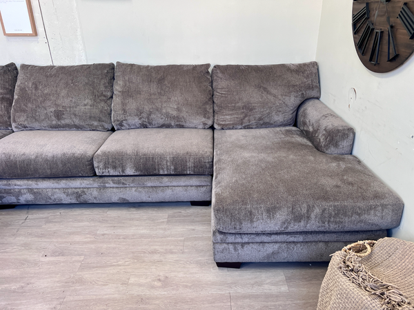 FREE DELIVERY! 🚚 - Bernie & Phyl’s Gray Modern U Sectional Couch with Chaise