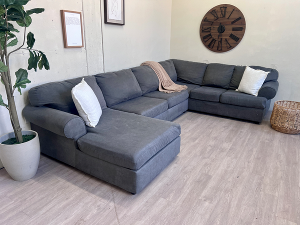 FREE DELIVERY! 🚚 - Gray Modern U Sectional Couch with Chaise