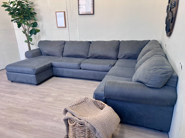 FREE DELIVERY! 🚚 - Gray Modern U Sectional Couch with Chaise