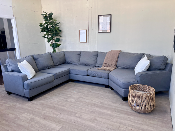 FREE DELIVERY! 🚚 - Jordan’s Furniture Gray Deep-Seated Modern U Sectional Couch with Cuddle Corner