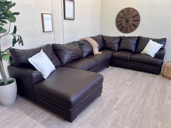 FREE DELIVERY! 🚚 - Bob’s Furniture Dark Brown Leather Modern Tufted Deep-Seated U Sectional Couch with Chaise