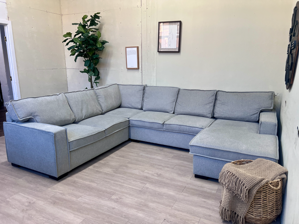 FREE DELIVERY! 🚚 - Bob’s Furniture “Playscape” Modern Light Gray Sleeper U Sectional Couch with Storage Chaise