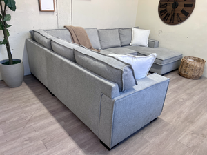 FREE DELIVERY! 🚚 - Bob’s Furniture “Playscape” Modern Light Gray Sleeper U Sectional Couch with Storage Chaise