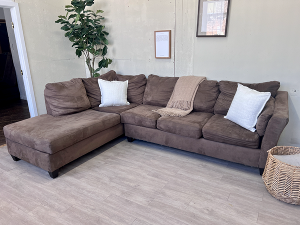 FREE DELIVERY! 🚚 - Bob’s Furniture Brown Microfiber Modern Sectional Couch with Chaise