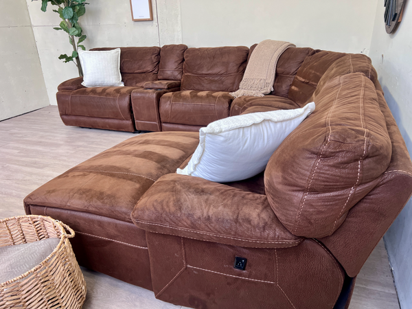 FREE DELIVERY! 🚚 - Jordan’s Furniture Brown Modular Reclining Tufted Microfiber Deep-Seated U Sectional Couch with Chaise