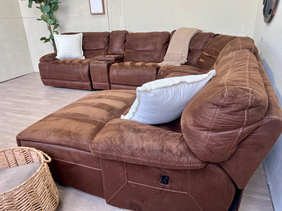 FREE DELIVERY! 🚚 - Jordan’s Furniture Brown Modular Reclining Tufted Microfiber Deep-Seated U Sectional Couch with Chaise