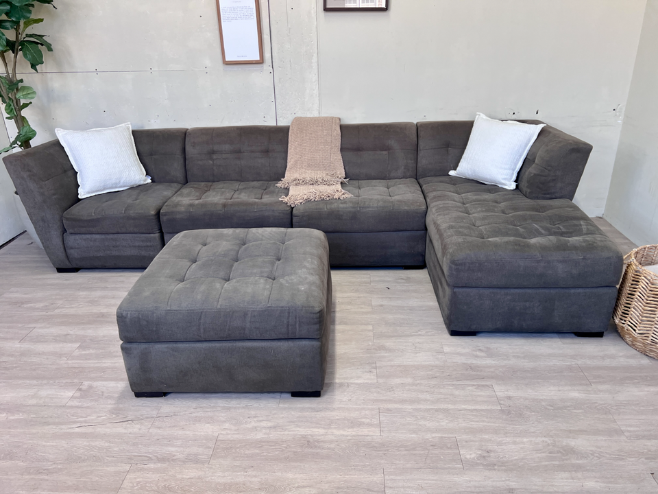 FREE DELIVERY! 🚚 - Gray Modular Modern Tufted Sectional Couch with Chaise & Ottoman Set