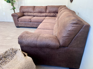 FREE DELIVERY! 🚚 - Brown Tufted Faux Leather Modern Sectional Couch