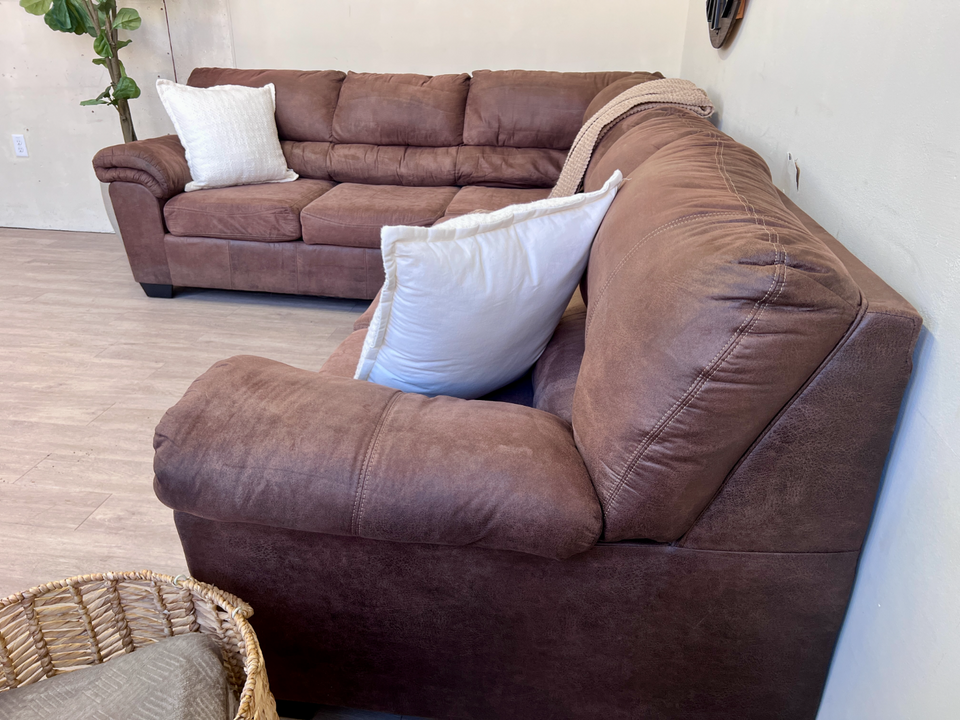 FREE DELIVERY! 🚚 - Brown Tufted Faux Leather Modern Sectional Couch