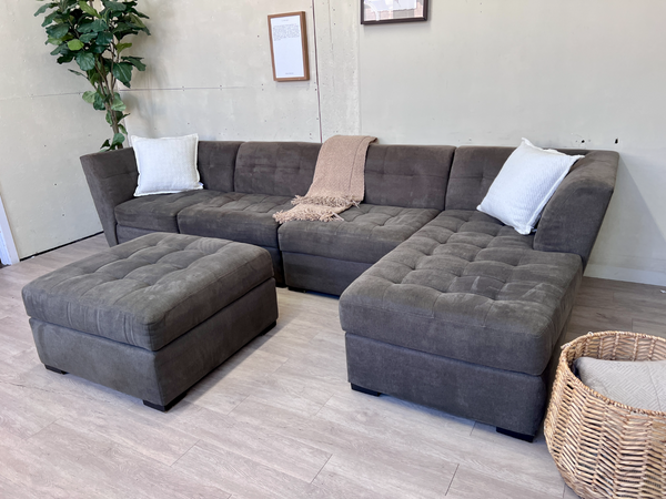 FREE DELIVERY! 🚚 - Gray Modular Modern Tufted Sectional Couch with Chaise & Ottoman Set