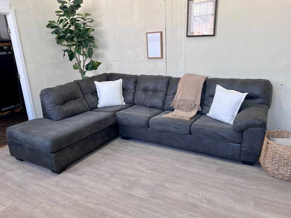 FREE DELIVERY! 🚚 - Ashley’s Furniture Gray Modern Tufted Sectional Couch with Chaise The Cozy Collection