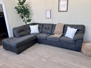 FREE DELIVERY! 🚚 - Ashley’s Furniture Gray Modern Tufted Sectional Couch with Chaise