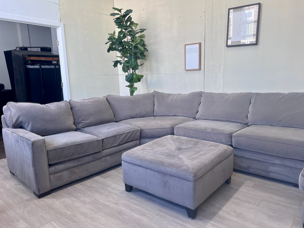 FREE DELIVERY! 🚚 - Jordan’s Furniture Gray Modern U Sectional Couch with Chaise & Storage Ottoman