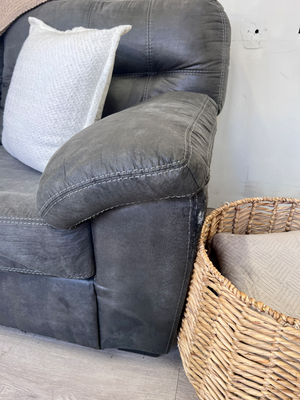 FREE DELIVERY! 🚚 - Ashley’s Furniture Gray Modern Tufted Sectional Couch with Chaise The Cozy Collection