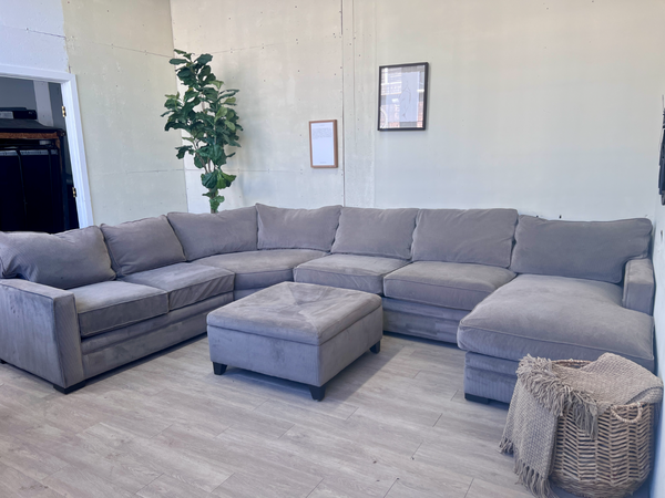 FREE DELIVERY! 🚚 - Jordan’s Furniture Gray Modern U Sectional Couch with Chaise & Storage Ottoman