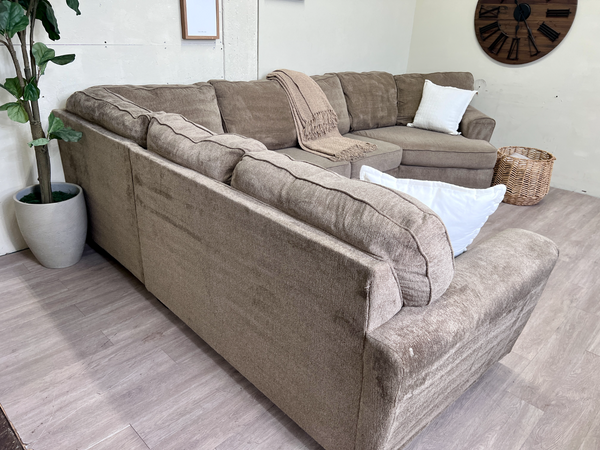 FREE DELIVERY! 🚚 - Bernie & Phyl’s Brownish Gray Modern U Sectional Couch with Cuddle Corner